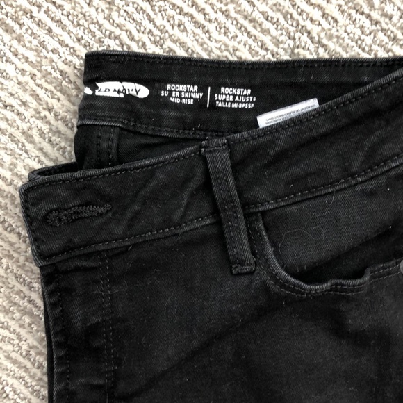 Old Navy Rockstar Super Skinny Jean - Picture 2 of 3